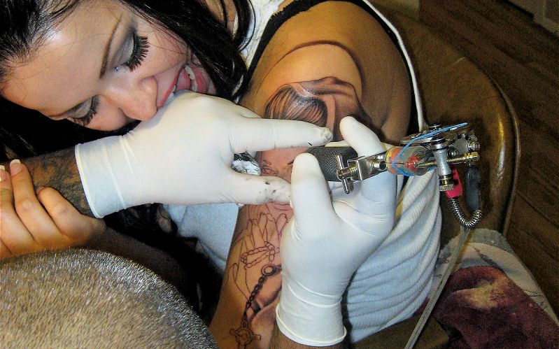 conversie binnen Janice Tattoo gevaren | De risico's van een tatoeage - Tattoo Platform
