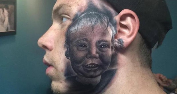 Je kind als tattoo op je gezicht